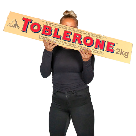 Jättisuuri Suklaa Toblerone