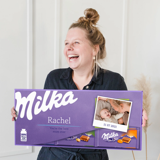Yksilöitävä Jätti-Milka-suklaalevy nimellä